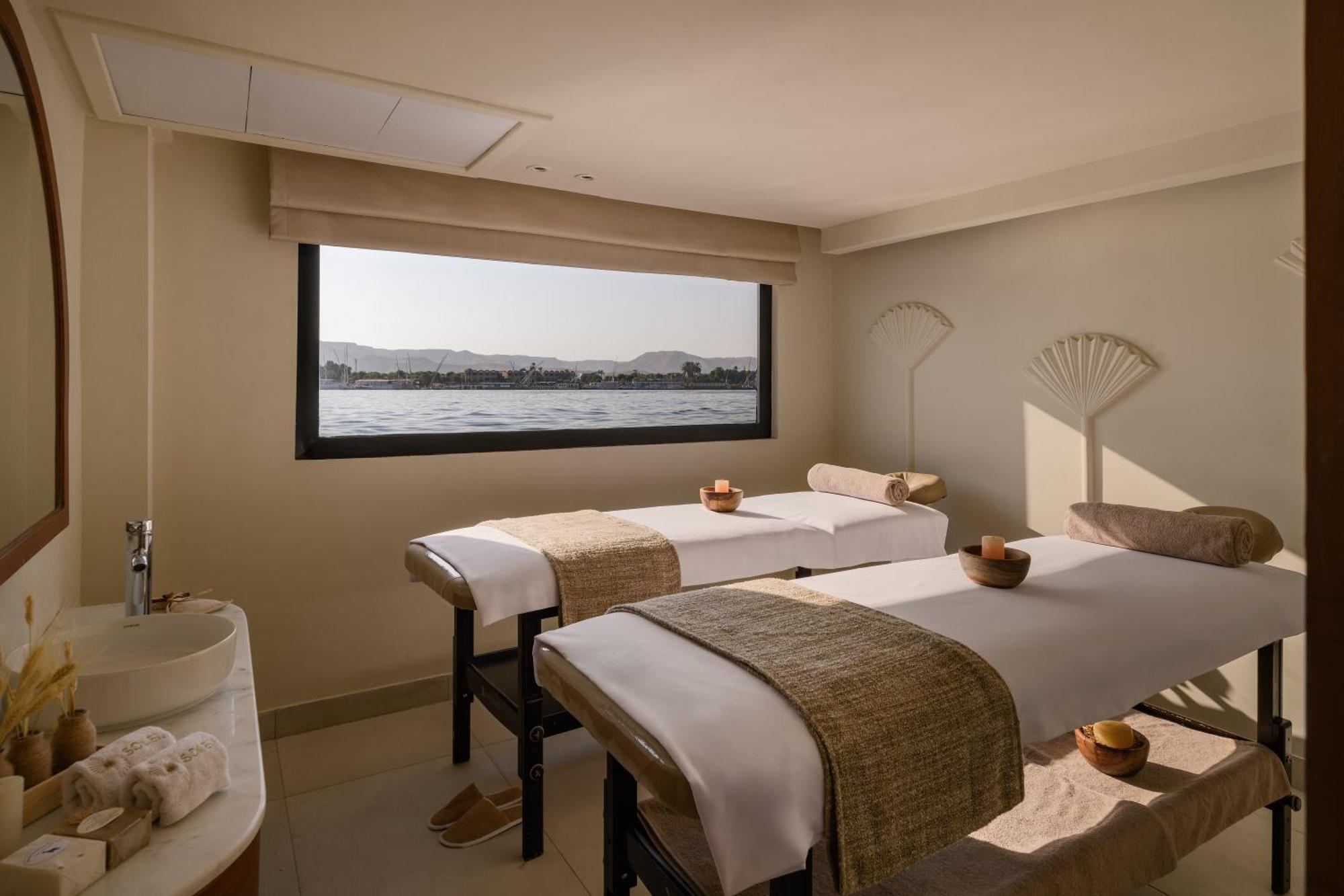 Soleil Nile Cruise - Every Monday From Luxor For 4 & 7 Nights, And Every Friday From Aswan For 3 & 7 Nights Eksteriør bilde